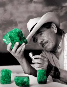 VÍCTOR CARRANZA. ESMERALDERO.